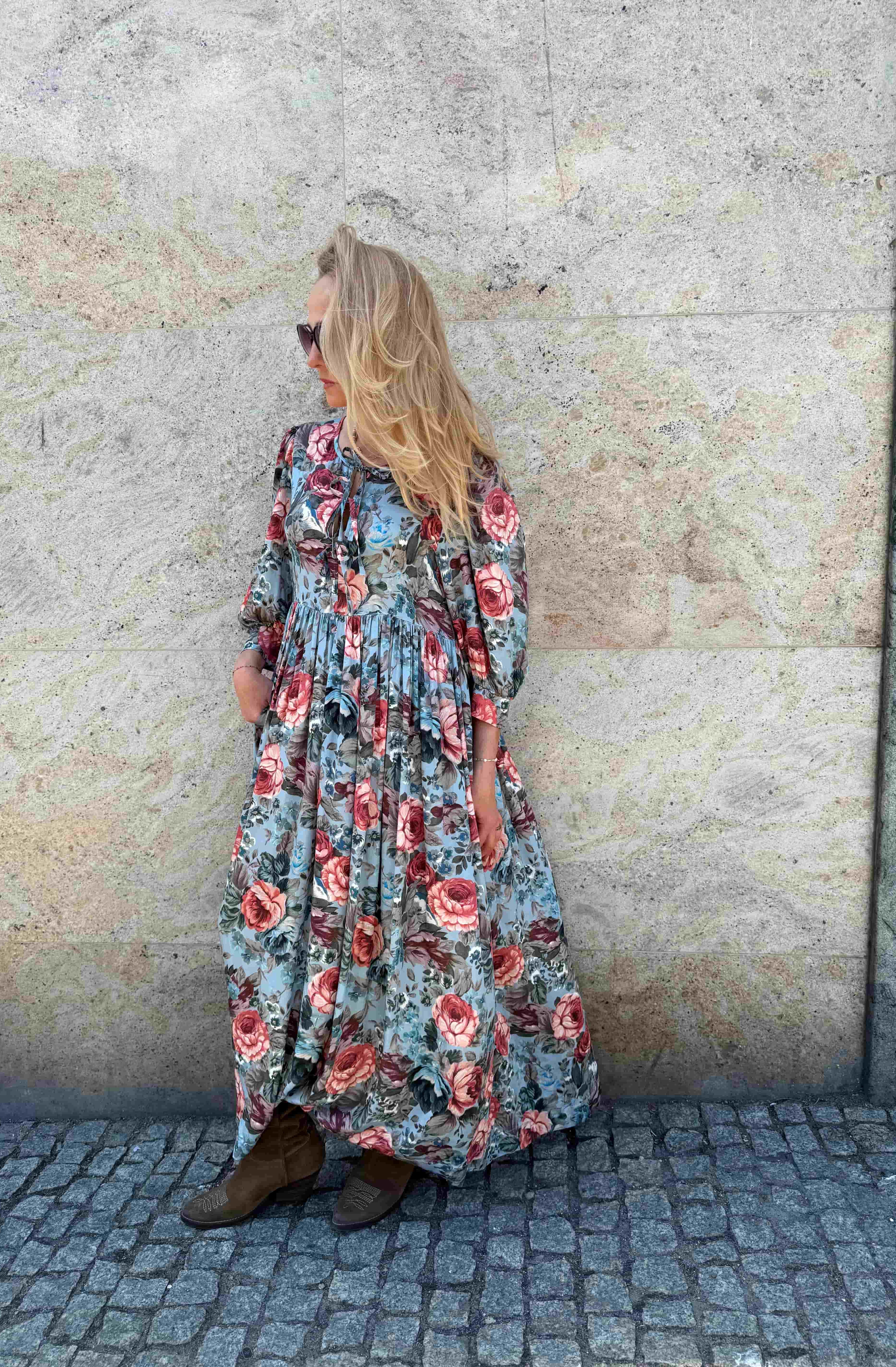 Letnia sukienka w kwiaty Bloom | Malviva