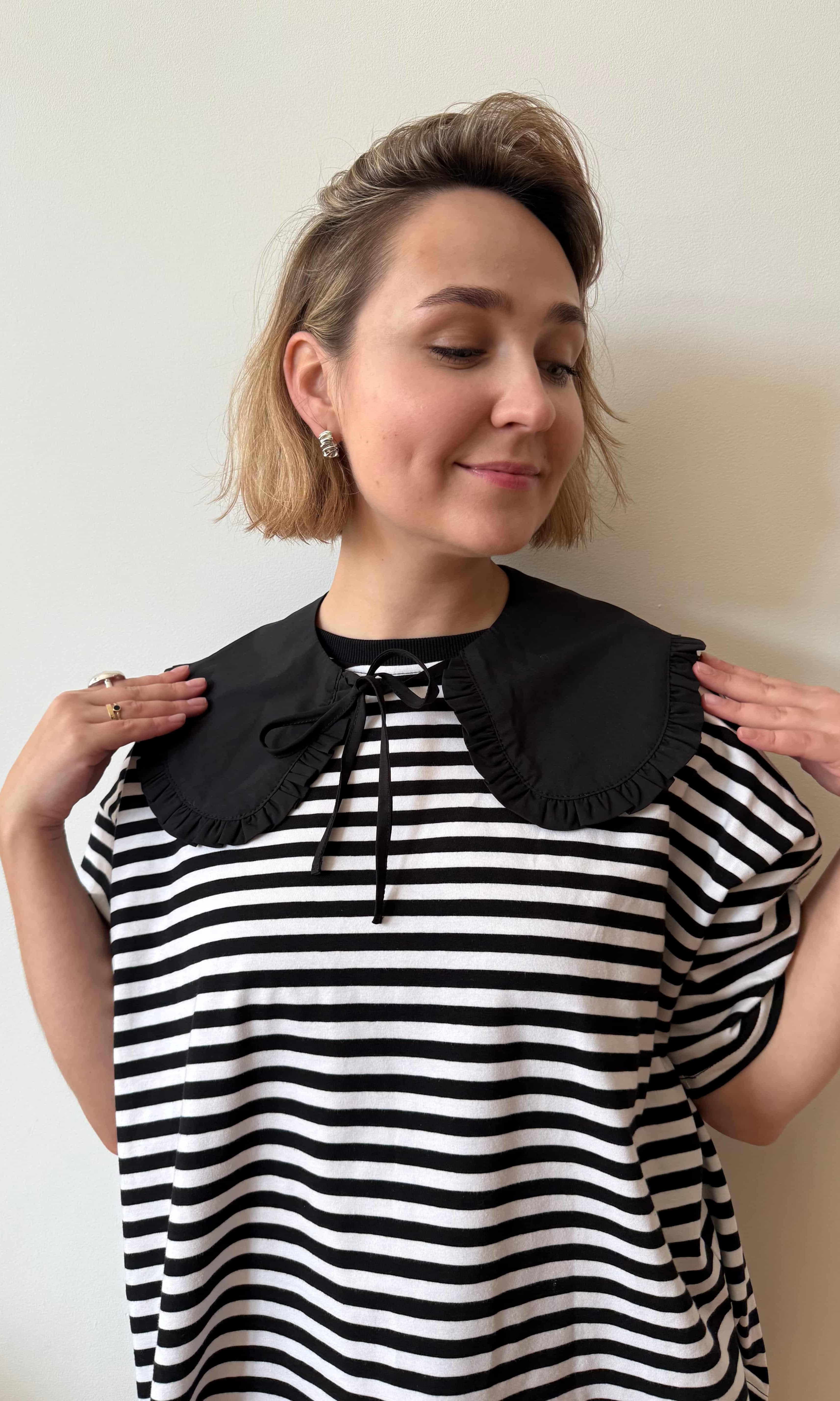 czarny kolnierzyk laila stylizacja z t shirtem | Malviva