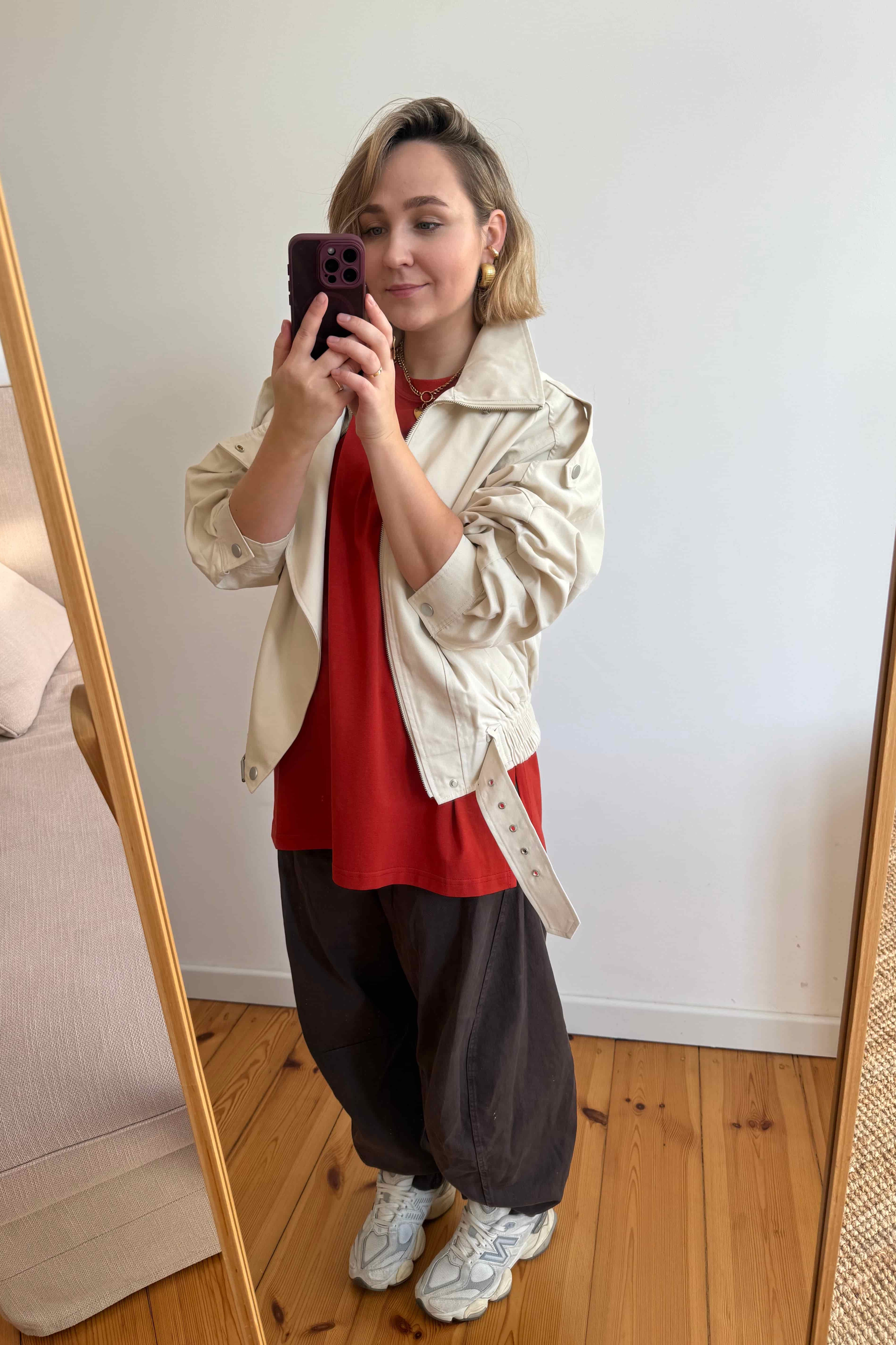 kurtka bomberka boss waniliowa detal materialu | Malviva