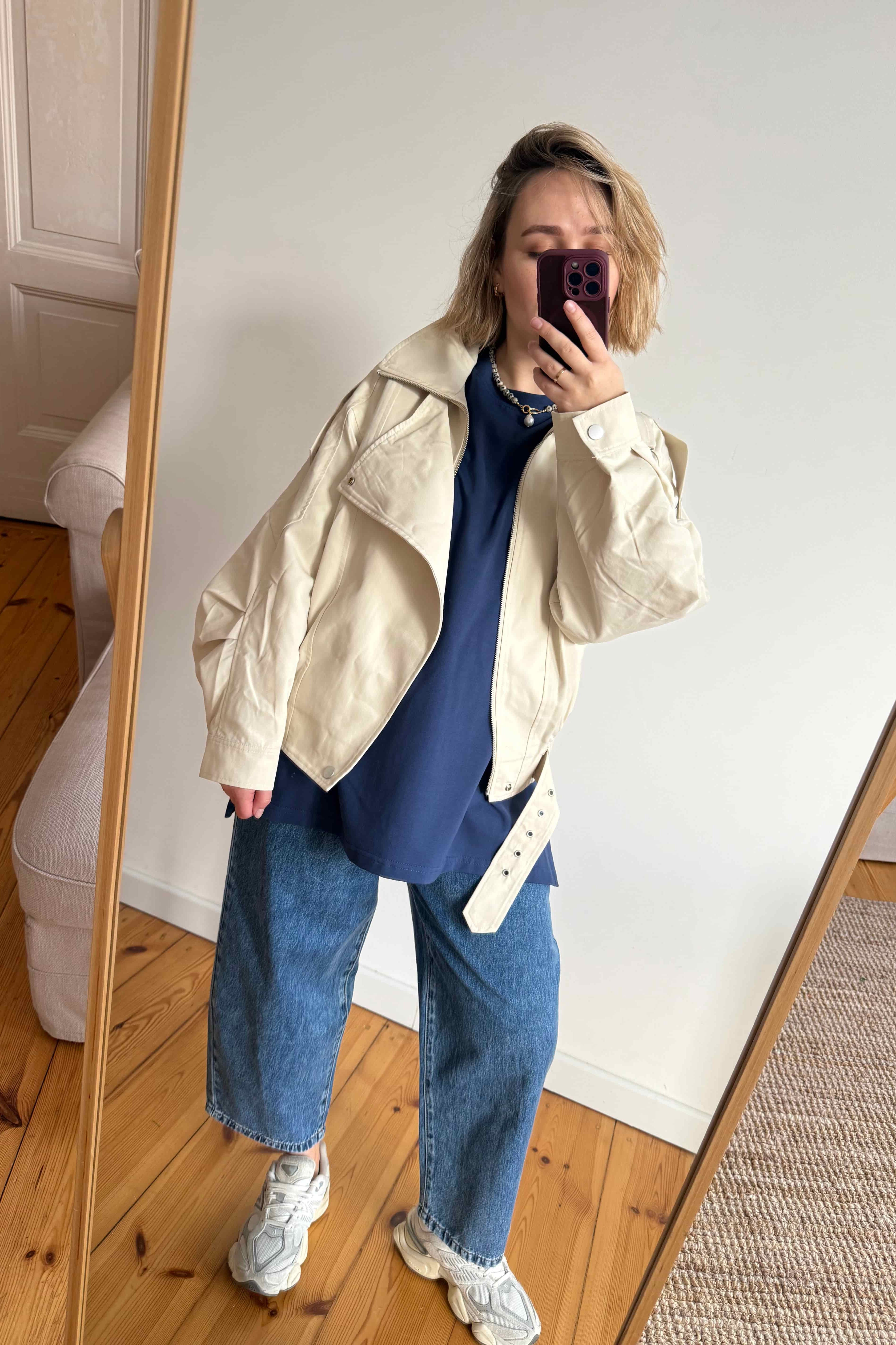 kurtka boss waniliowa stylizacja miejska casual | Malviva