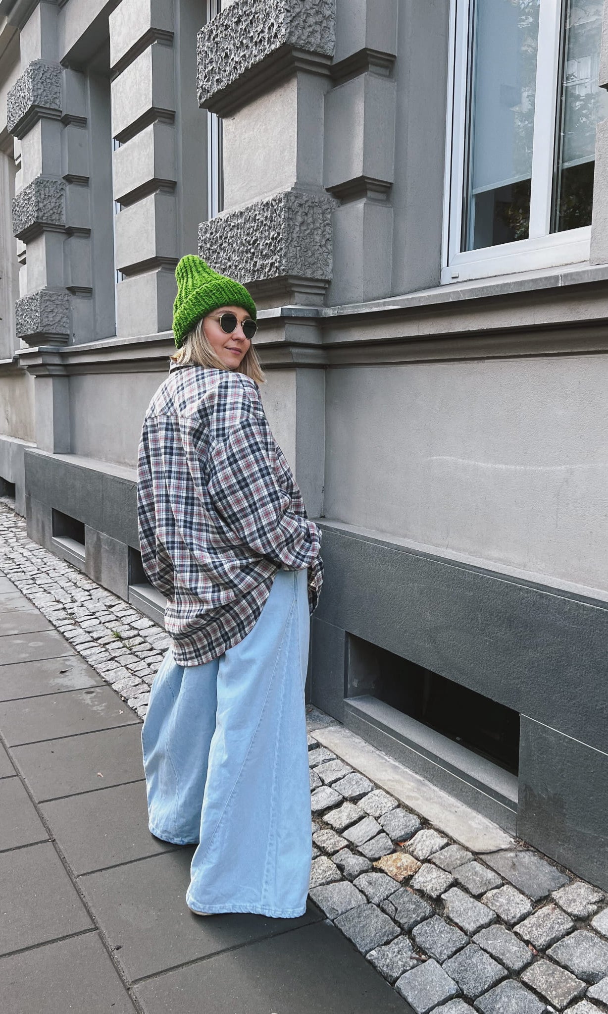 Szara koszula w kratę z czerwoną nicią – flanelowa Fela