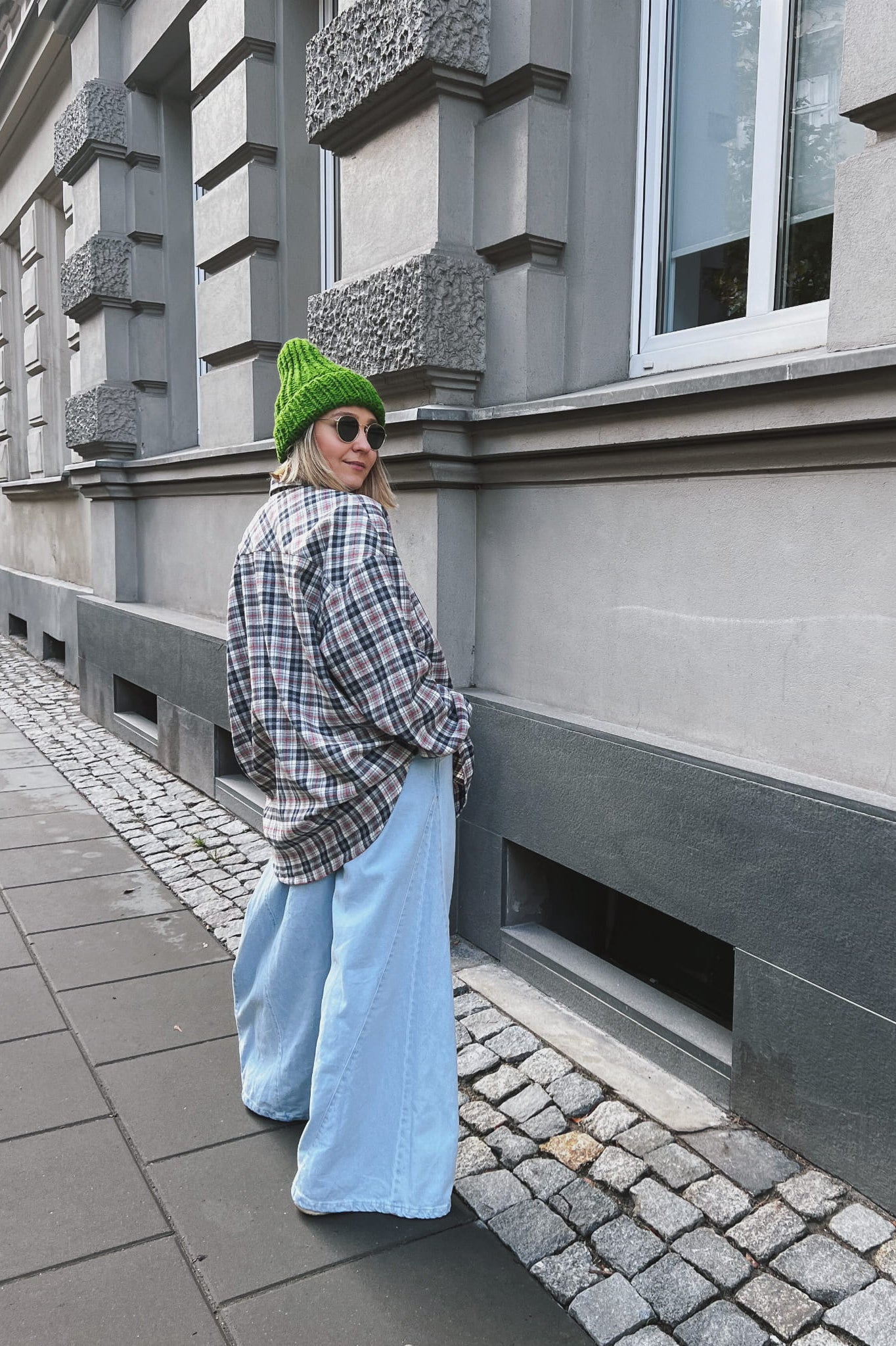 Szara koszula w kratę z czerwoną nicią – flanelowa Fela