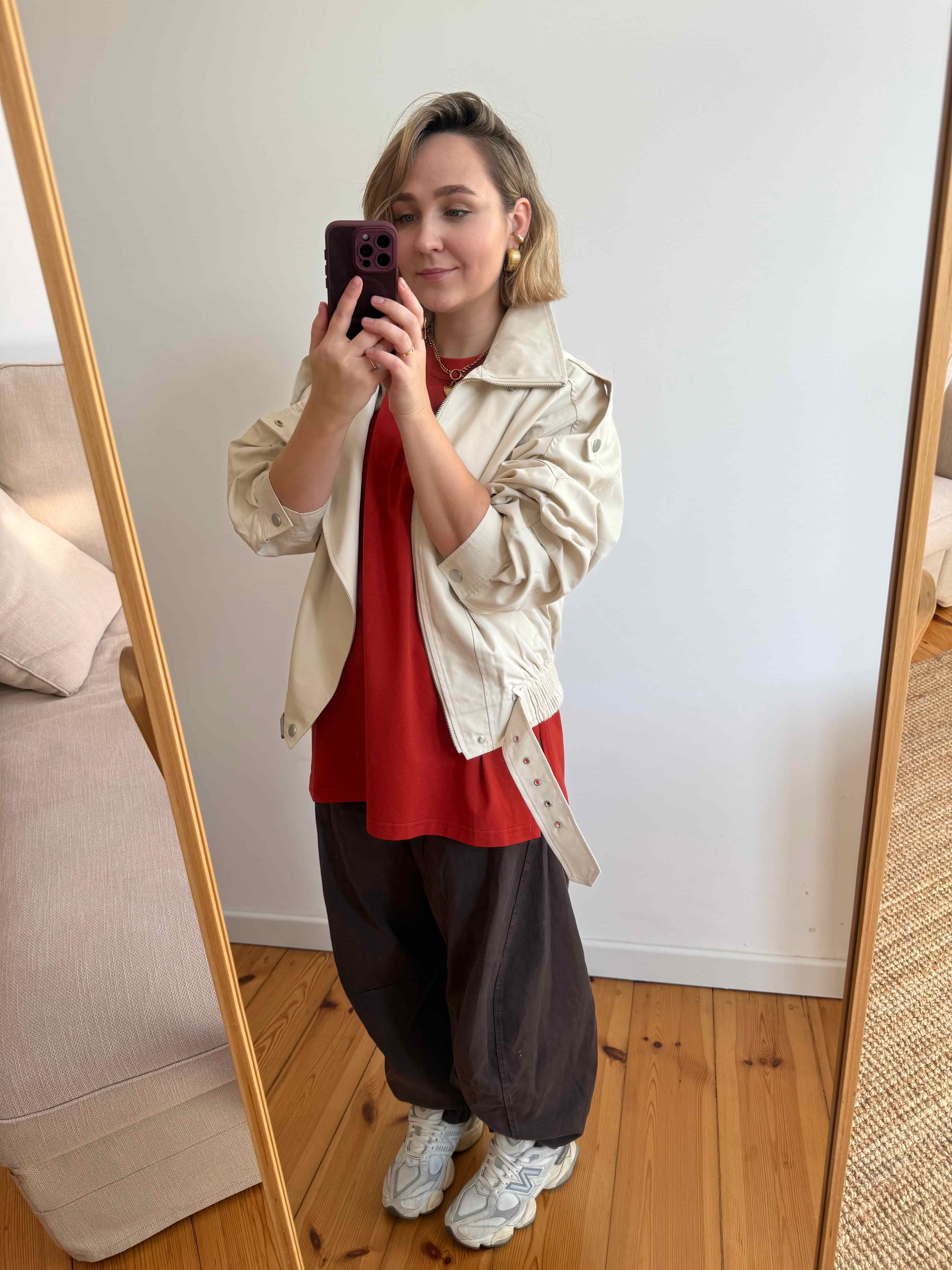 kurtka bomberka boss waniliowa detal materialu | Malviva