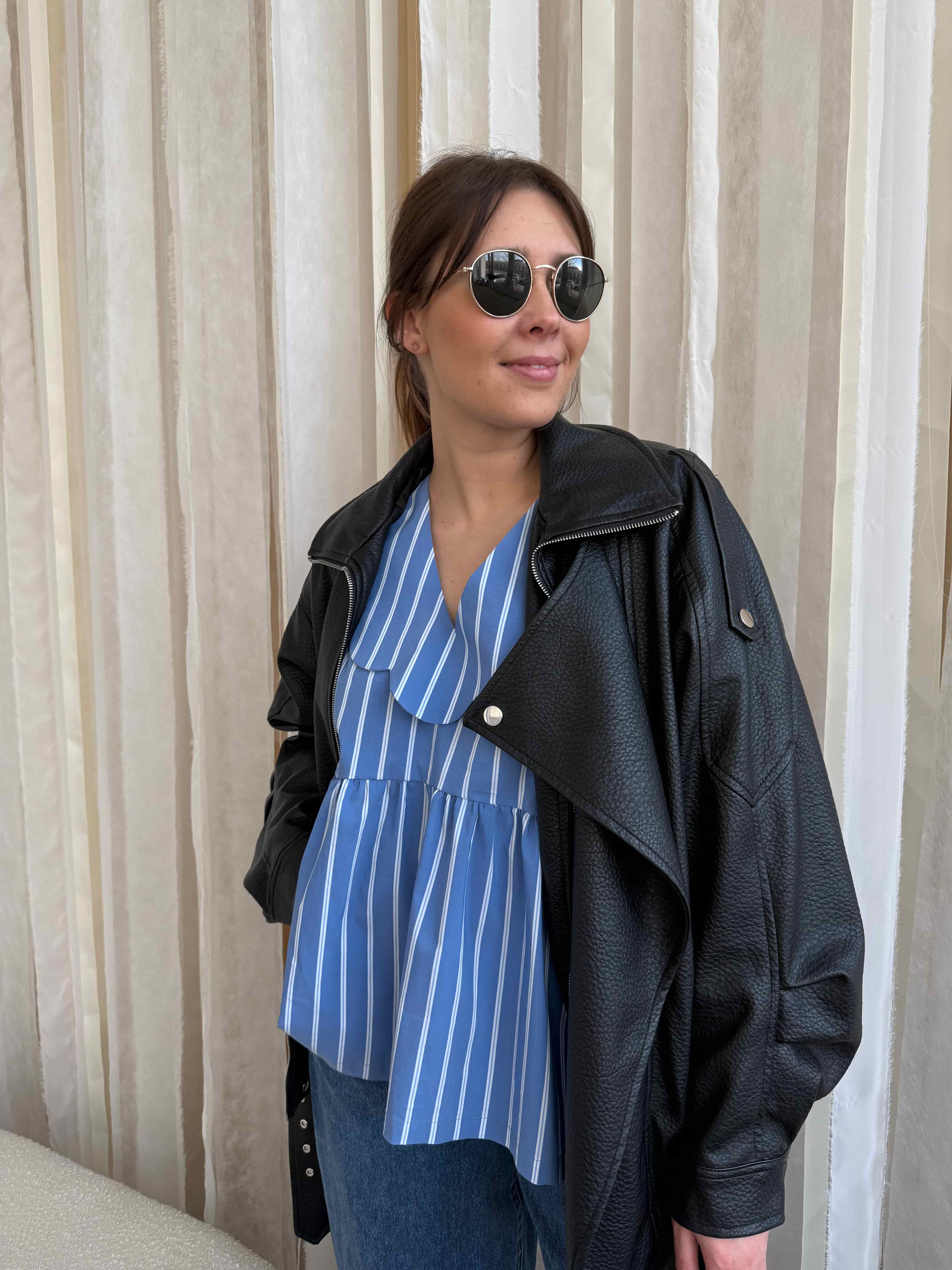 bluzka tilda w paski detal kolnierza z bliska | Malviva